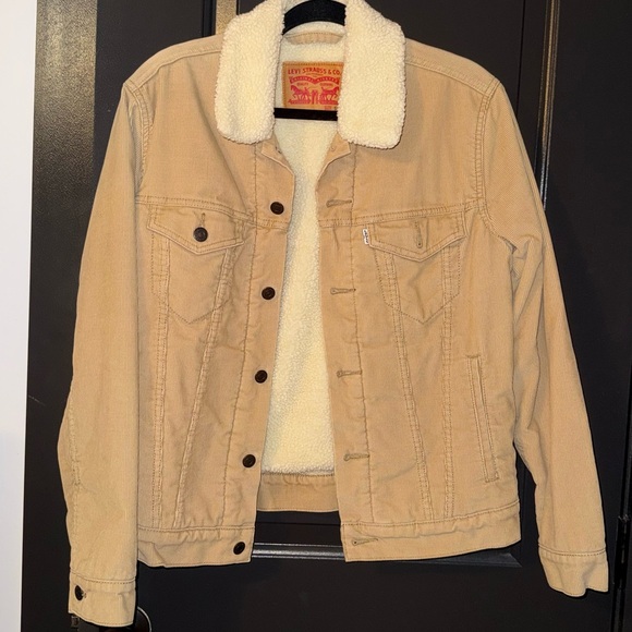 Levi's Jackets & Blazers - Levi's Corduroy 90's Sherpa Trucker jacket